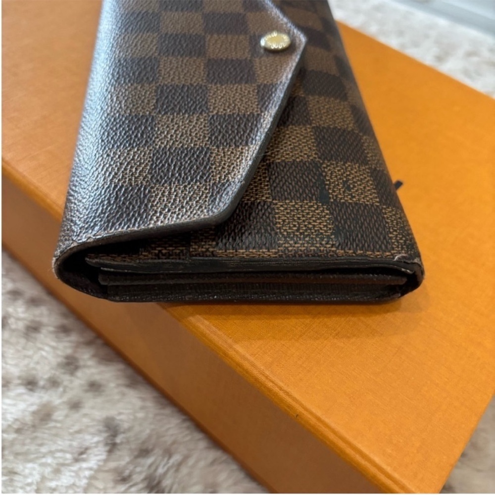 Louis Vuitton Brown Checkered Wallet - Picture 3 of 10